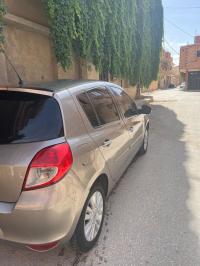 سيارات-renault-clio-3-2011-dynamique-البيرين-الجلفة-الجزائر