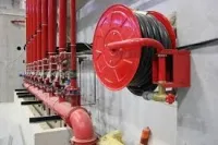 Étude des réseaux anti-incendie, désenfumage naturel et mécanique, et détection anti-incendie.