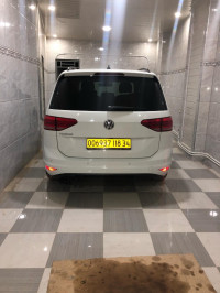 voitures-volkswagen-touran-2018-familly-bordj-bou-arreridj-algerie