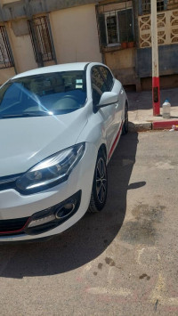 voitures-renault-megane-3-2014-new-play-bouira-algerie