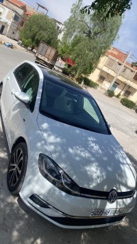 voitures-volkswagen-golf-7-2018-oum-el-bouaghi-algerie