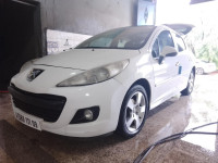 voitures-peugeot-207-2011-allure-blida-algerie