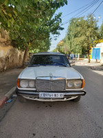 voitures-mercedes-300d-1983-class-djebahia-bouira-algerie