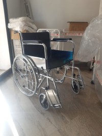 Chaise roulante simple كرسي متحرك عادي بسعر مناسب