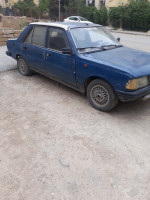 voitures-peugeot-305-1979-gue-de-constantine-alger-algerie