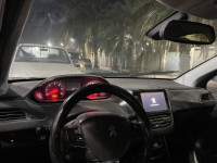 voitures-peugeot-208-2014-allure-ouargla-algerie