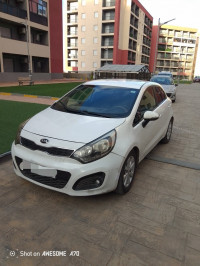 voitures-kia-rio-5-portes-2014-pop-tlemcen-algerie