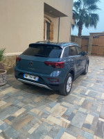 voitures-volkswagen-t-roc-2023-life-bordj-el-kiffan-alger-algerie