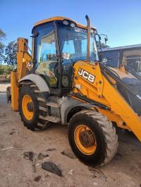 آلة-jcb-2013-بودواو-البحري-بومرداس-الجزائر