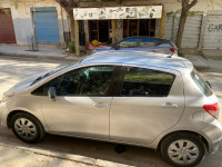 voitures-toyota-yaris-2013-grarem-gouga-mila-algerie