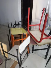 Chaise et tables pour ecolier+bureau et son fauteuil 