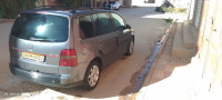 voitures-volkswagen-touran-2010-el-bayadh-algerie