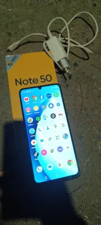 RealMe Note 50