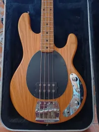 Guitare basse musicman stingray 4 