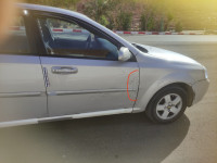 voitures-chevrolet-optra-4-portes-2010-metlilli-ghardaia-algerie