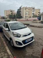 voitures-kia-picanto-2013-pop-zeralda-alger-algerie