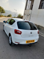 moyenne-berline-seat-ibiza-2013-fully-algerie