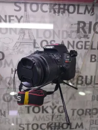 Canon 200D