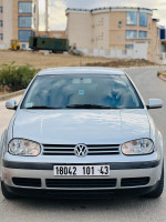 voitures-volkswagen-golf-4-2001-mila-algerie