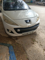 voitures-peugeot-207-2012-new-active-chlef-algerie