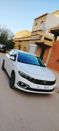 voitures-fiat-tipo-sedan-2023-life-bechar-algerie