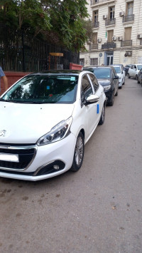 voitures-peugeot-208-2019-relizane-algerie