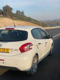 سيارات-peugeot-208-2015-ذراع-الميزان-تيزي-وزو-الجزائر