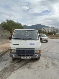 عربة-نقل-renault-trafik-1984-تيزي-وزو-الجزائر
