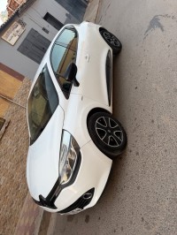 سيارات-renault-clio-4-2015-limited-عين-الاربعاء-تيموشنت-الجزائر