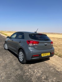 voitures-kia-rio-2023-tiaret-algerie