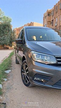 voitures-volkswagen-caddy-2019-edition-35-laghouat-algerie