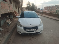 voitures-peugeot-208-2014-tenes-chlef-algerie