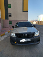 voitures-toyota-hilux-2012-ras-el-aioun-batna-algerie