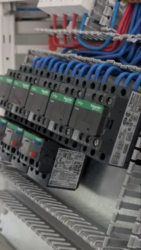 Etudes, Conception Et Réalisation armoire électrique industriel 