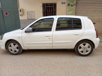 voitures-renault-clio-campus-2013-bye-algerie