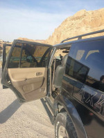 tout-terrain-suv-mitsubishi-pajero-court-2000-bou-saada-msila-algerie