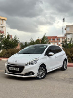 voitures-peugeot-208-2015-allure-facelift-bejaia-algerie