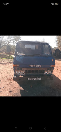 camion-toyota-1984-tazmaltdaira-bejaia-algerie