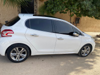 voitures-peugeot-208-2014-allure-chlef-algerie