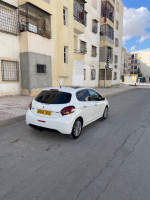 voitures-peugeot-208-2016-allure-ain-mlila-oum-el-bouaghi-algerie