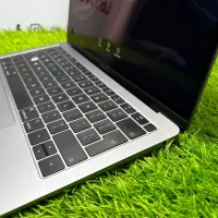 MACBOOK  AIR 2019 i5-8210Y 8RAM 512SSD 14*