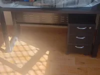 Bureau très  classe neuf 