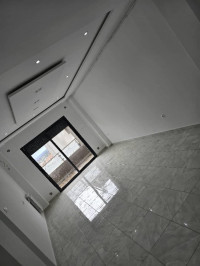 appartement-vente-f3-alger-mahelma-algerie