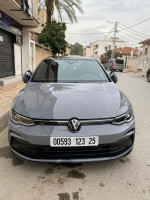 voitures-volkswagen-golf-8-2023-constantine-algerie