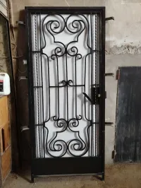 Porte en Fer solide avec Motif Artisanale
