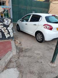 سيارات-peugeot-208-2014-access-الشلف-الجزائر
