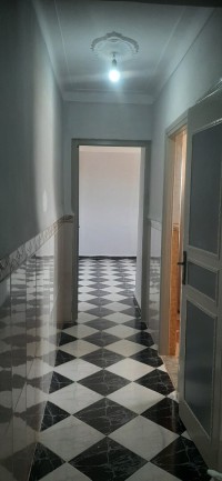 شقة-كراء-3-غرف-الجزائر-عين-النعجة