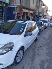 voitures-renault-clio-3-2012-dynamique-bordj-el-kiffan-alger-algerie