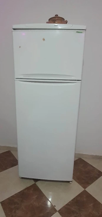 Réfrigirateur blanc
