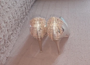 chaussure doré glacé.avec au sans estras
